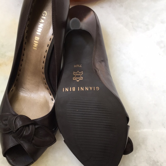 Gianni Bini Brown Leather Heels - Picture 5 of 5